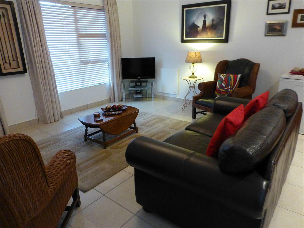 Candlewood Lodge Книсна Екстериор снимка