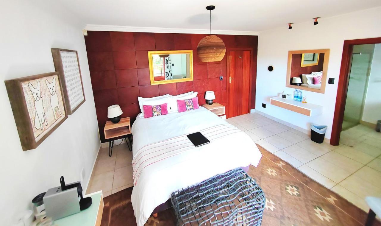 Candlewood Lodge Книсна Екстериор снимка