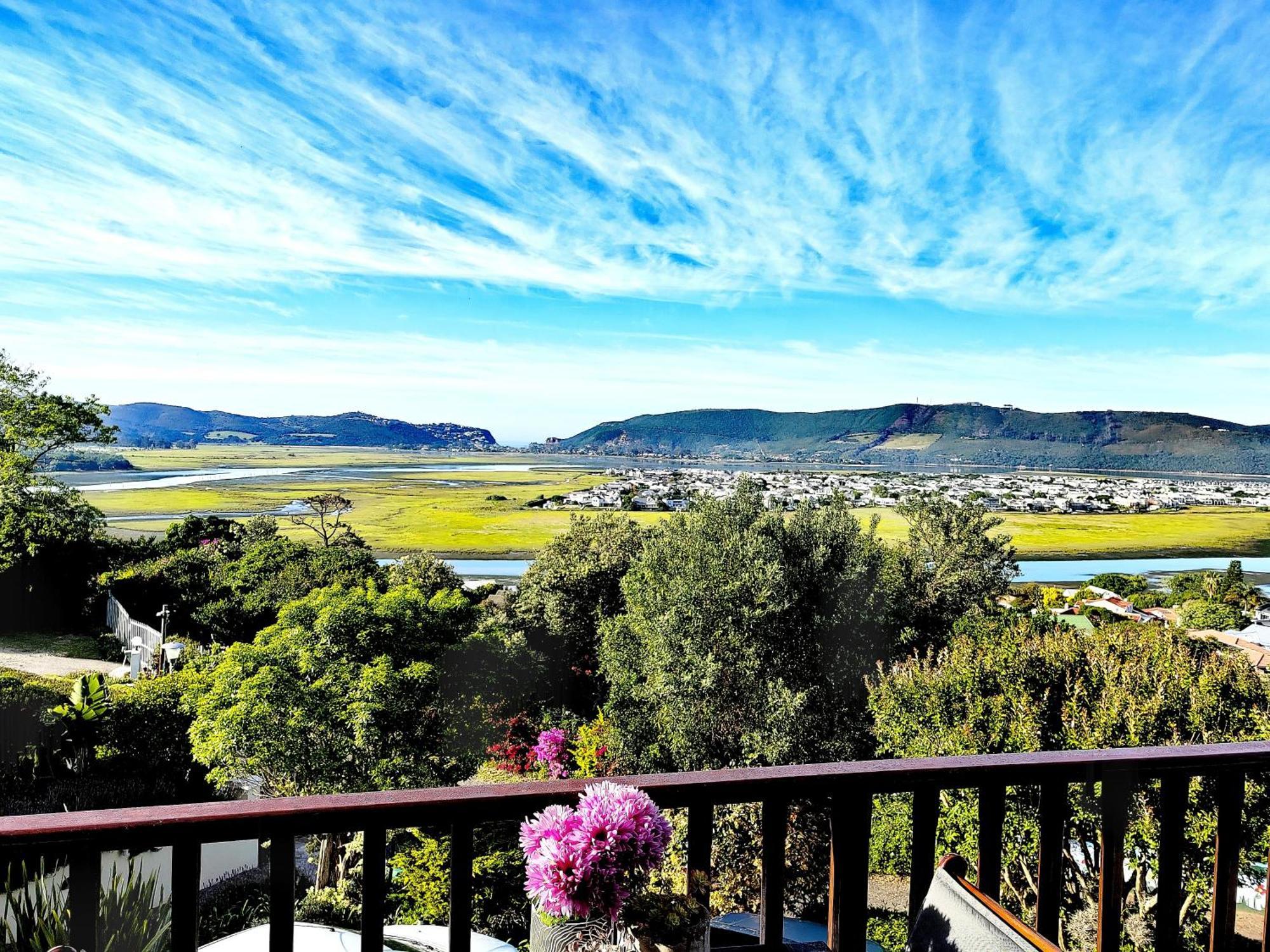 Candlewood Lodge Книсна Екстериор снимка