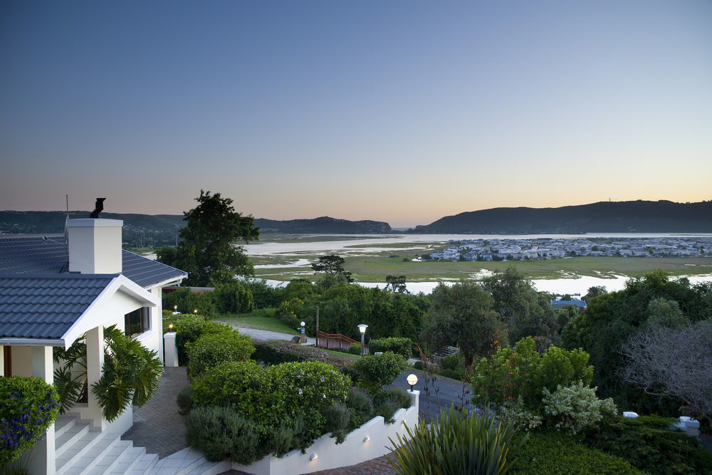 Candlewood Lodge Книсна Екстериор снимка